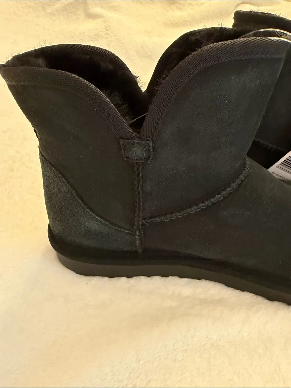 Kirkland Signature Black Short Shearling scalloped edge Boots women’s size 9